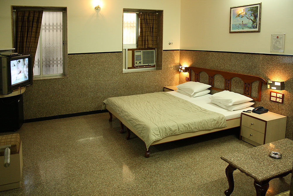 Hotel Royal Castle Bombay Extérieur photo